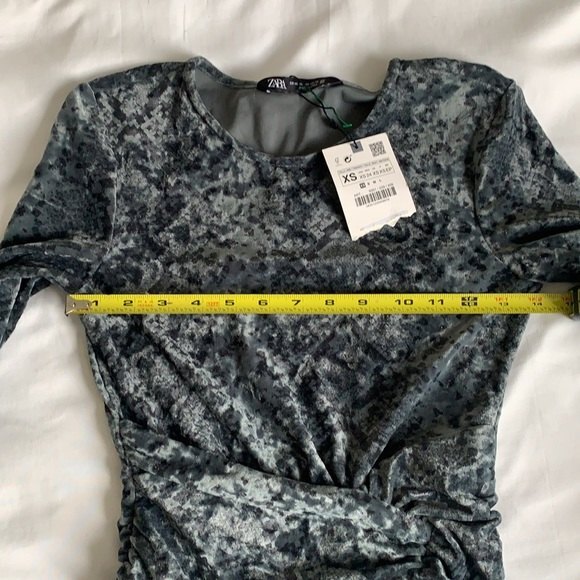 NEW Zara Green Velvet snakeskin Long Sleeve Bodycon Dress XS Vampy Goth - Picture 3 of 7